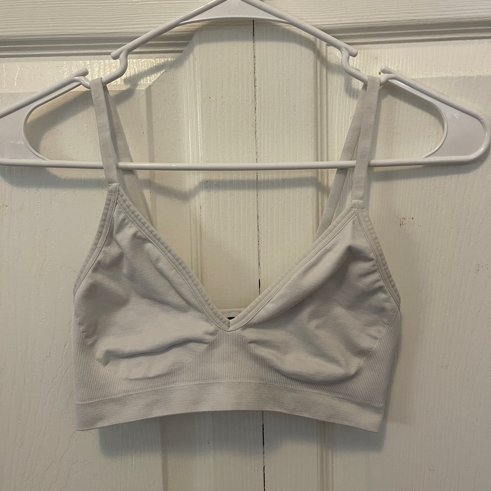 Gymshark white Seamless V-Neck Sports Bra